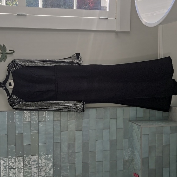 MacDuggal 20116 Two Sleeved Gown Size 4 (with alterations) - Picture 4 of 12